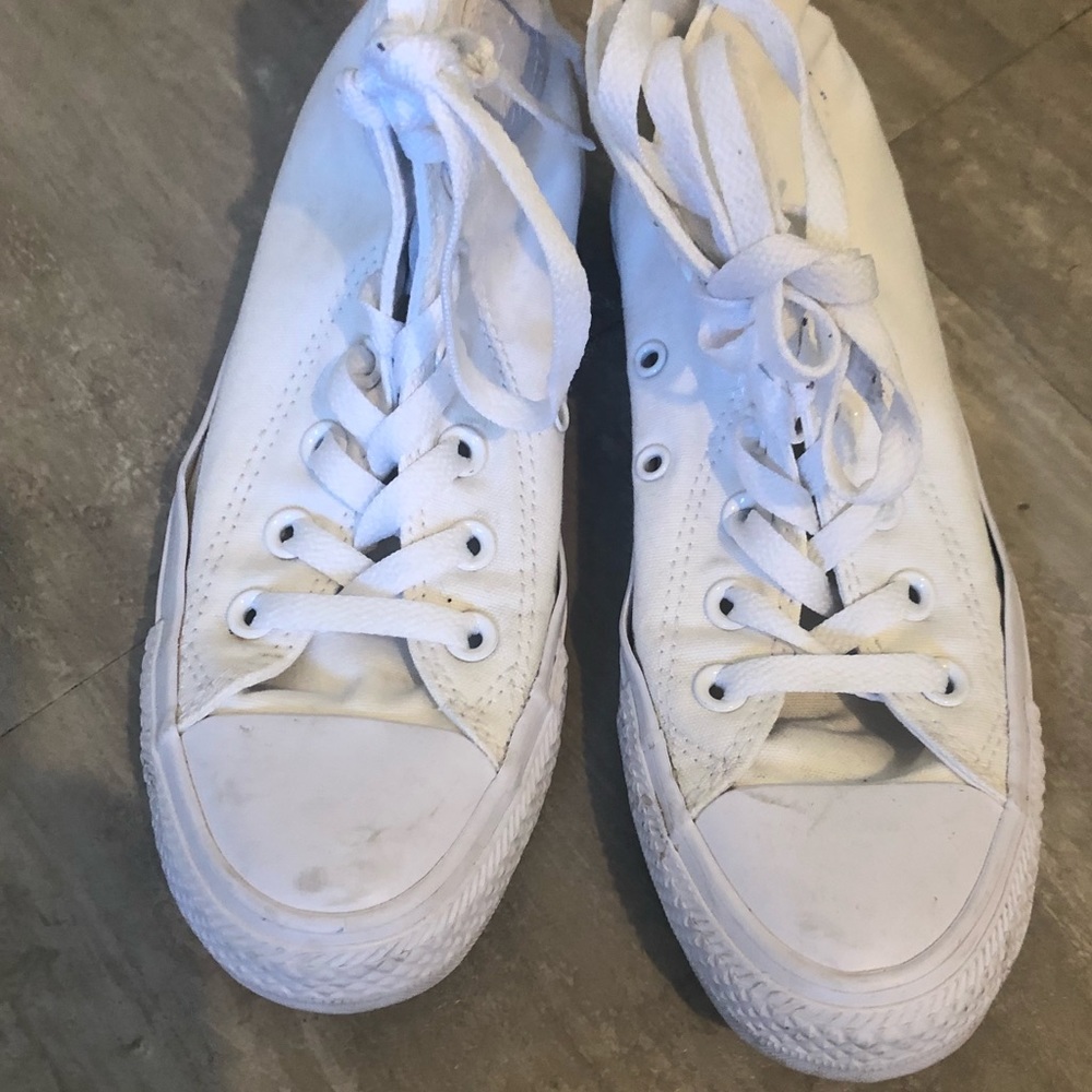 All white Unisex converse